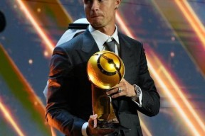 九游官网-亚洲明星球员荣获年度最佳新人奖