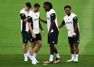 九游官网-尤文图斯在欧国联比赛中表现不佳，球迷失望的简单介绍